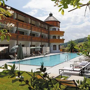 Отель Wellness Bayerischer Hof, Римбах